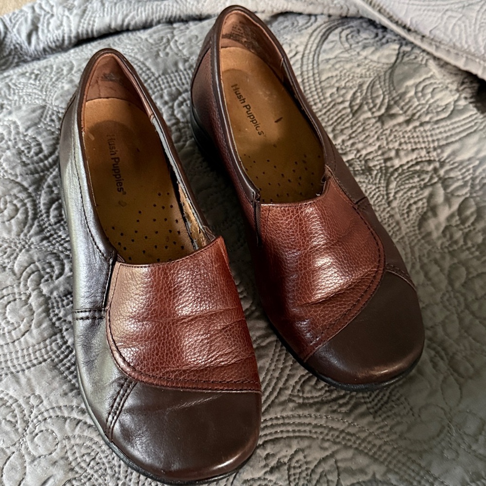 Hush Puppies Shoes Womens 9 Loafer Slip On Casual Leather Comfort Brown Wide Fit